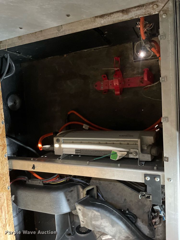 image for item LJ9681 2014 Mack CXU613  semi truck