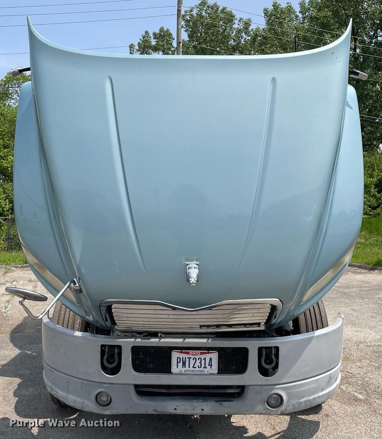 image for item LJ9681 2014 Mack CXU613  semi truck