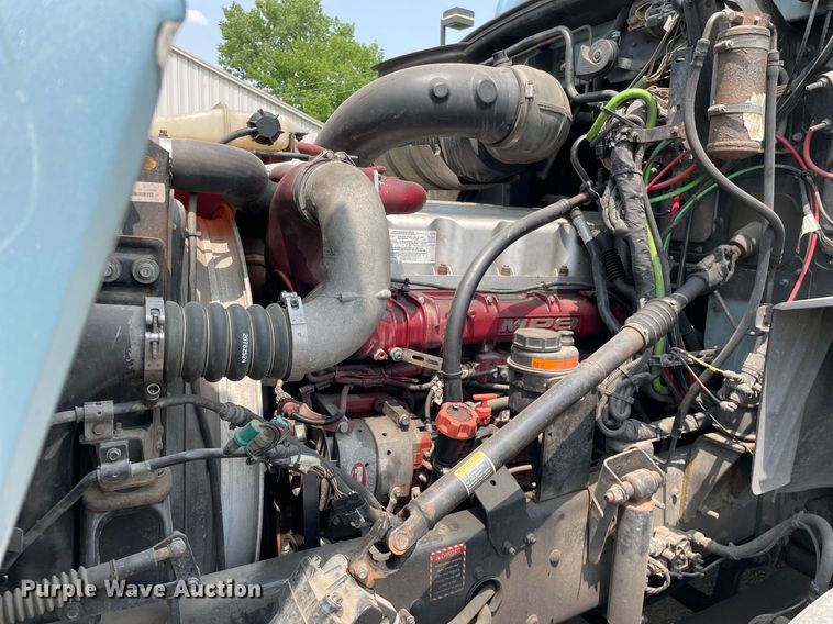 image for item LJ9681 2014 Mack CXU613  semi truck