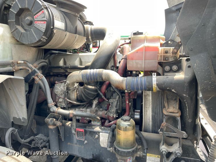 image for item LJ9681 2014 Mack CXU613  semi truck