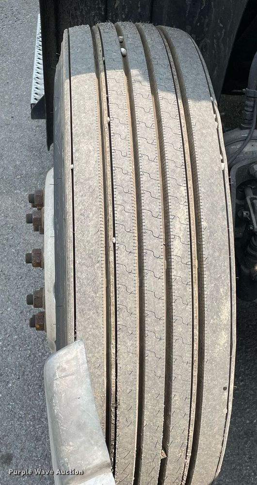 image for item LJ9681 2014 Mack CXU613  semi truck