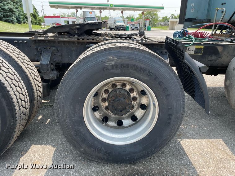 image for item LJ9681 2014 Mack CXU613  semi truck