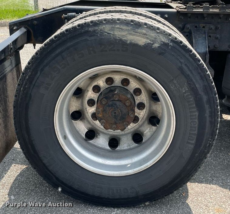 image for item LJ9681 2014 Mack CXU613  semi truck