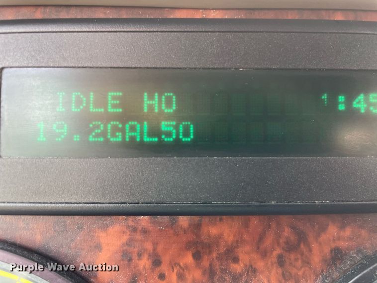 image for item LJ9682 2004 Freightliner Century Class  semi truck