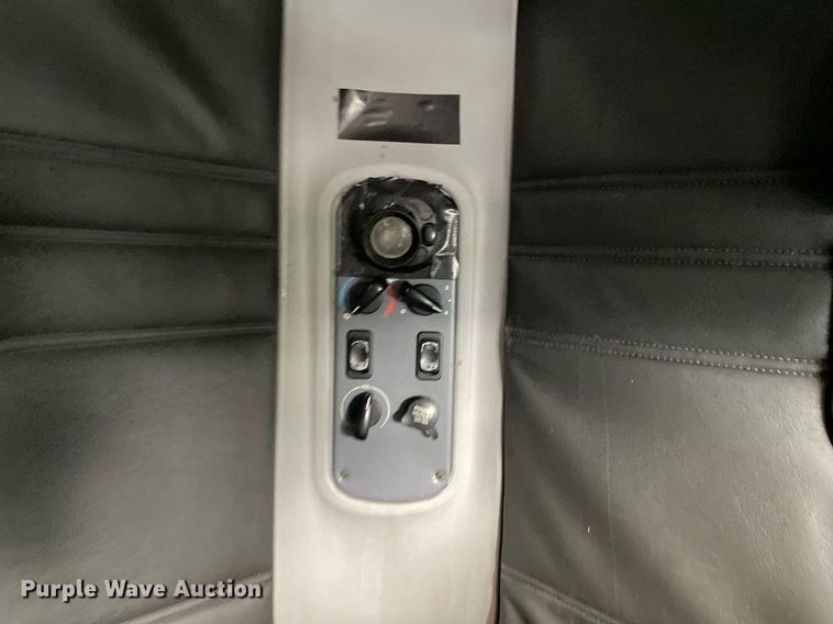 image for item LJ9682 2004 Freightliner Century Class  semi truck