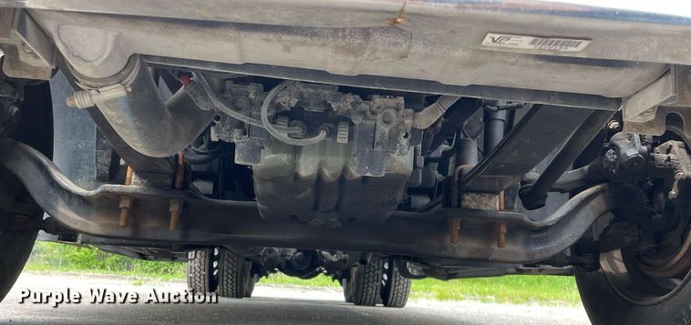 image for item LJ9682 2004 Freightliner Century Class  semi truck