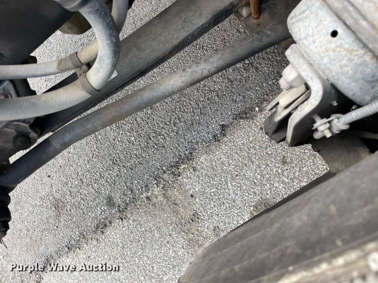 image for item LJ9682 2004 Freightliner Century Class  semi truck