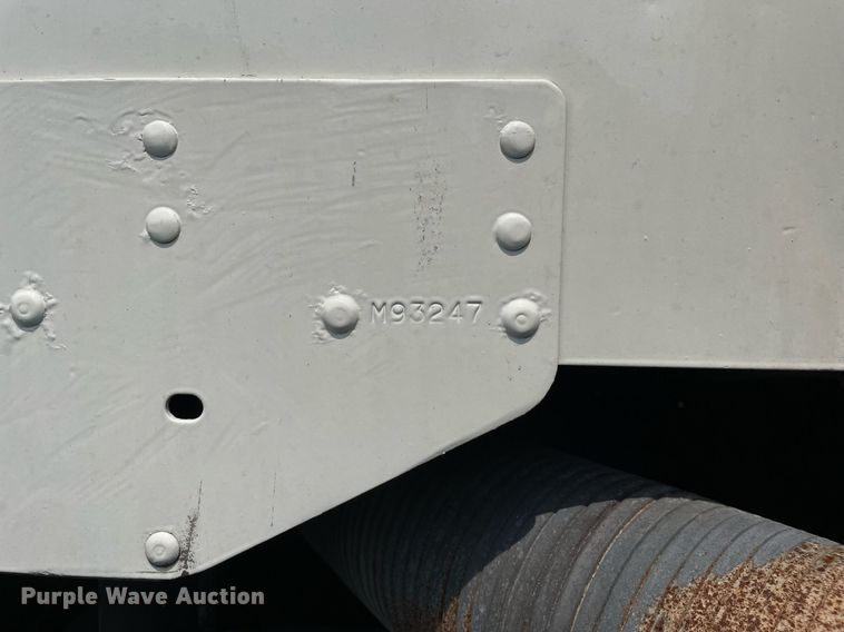 image for item LJ9682 2004 Freightliner Century Class  semi truck