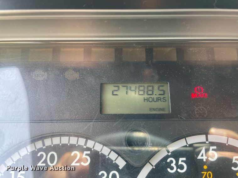 image for item LJ9683 2008 Freightliner Cascadia  semi truck