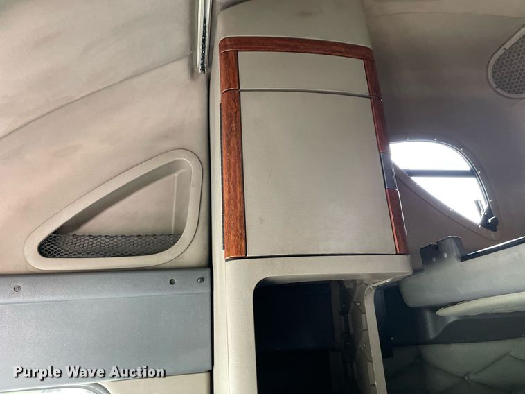 image for item LJ9683 2008 Freightliner Cascadia  semi truck