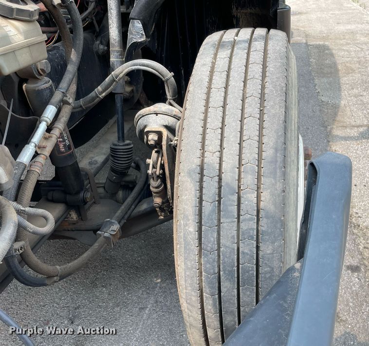 image for item LJ9683 2008 Freightliner Cascadia  semi truck