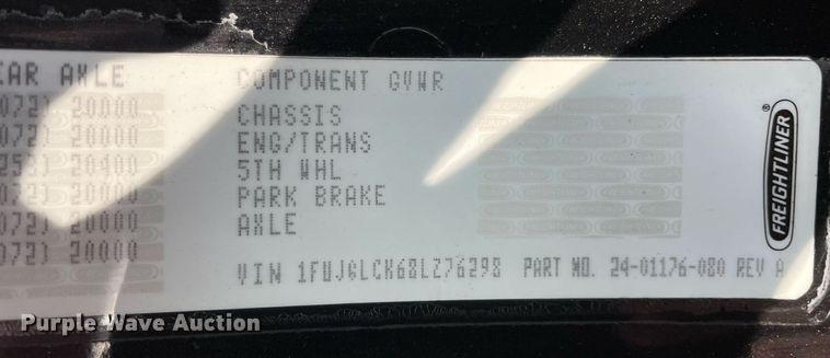 image for item LJ9683 2008 Freightliner Cascadia  semi truck