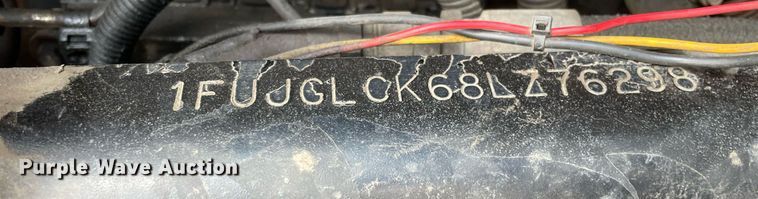 image for item LJ9683 2008 Freightliner Cascadia  semi truck