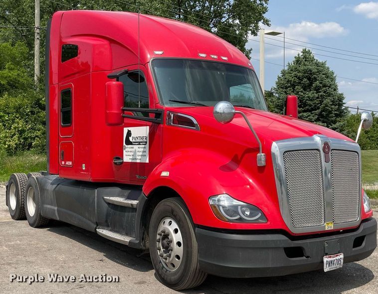 image for item LJ9684 2016 Kenworth T680  semi truck