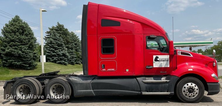 image for item LJ9684 2016 Kenworth T680  semi truck