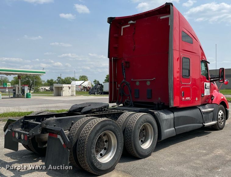 image for item LJ9684 2016 Kenworth T680  semi truck