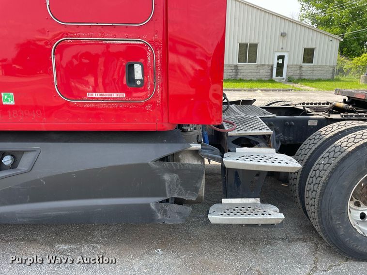 image for item LJ9684 2016 Kenworth T680  semi truck