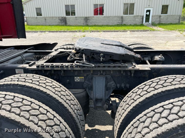 image for item LJ9684 2016 Kenworth T680  semi truck