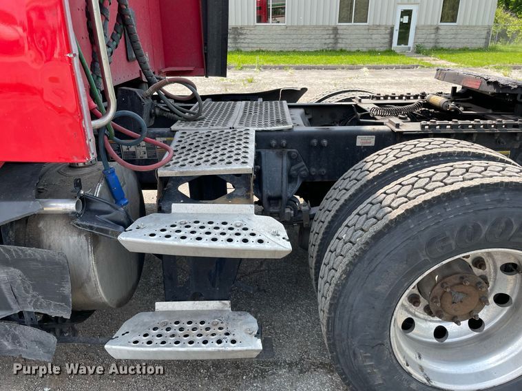 image for item LJ9684 2016 Kenworth T680  semi truck