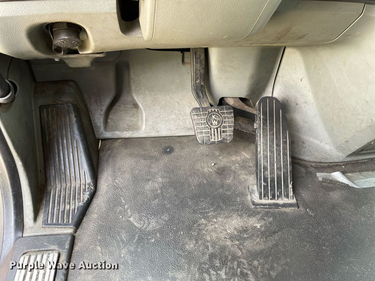 image for item LJ9684 2016 Kenworth T680  semi truck