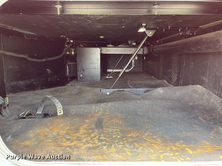 image for item LJ9684 2016 Kenworth T680  semi truck