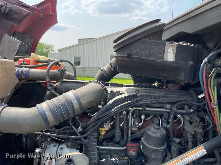 image for item LJ9684 2016 Kenworth T680  semi truck