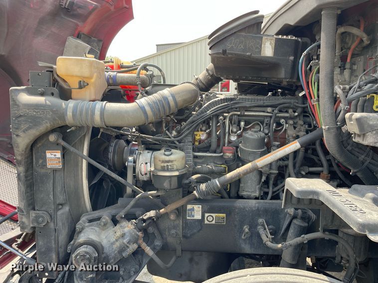 image for item LJ9684 2016 Kenworth T680  semi truck