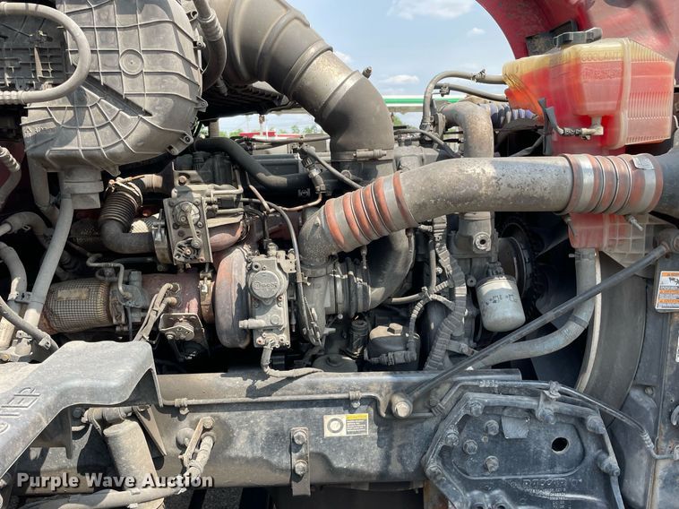 image for item LJ9684 2016 Kenworth T680  semi truck