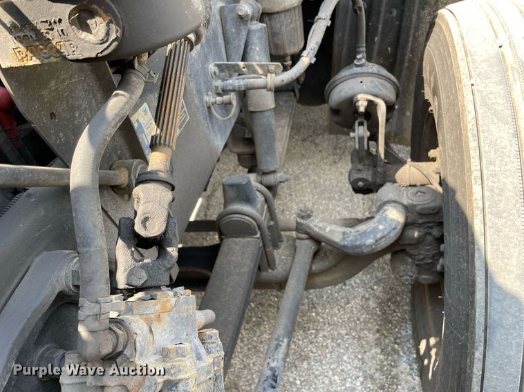 image for item LJ9684 2016 Kenworth T680  semi truck