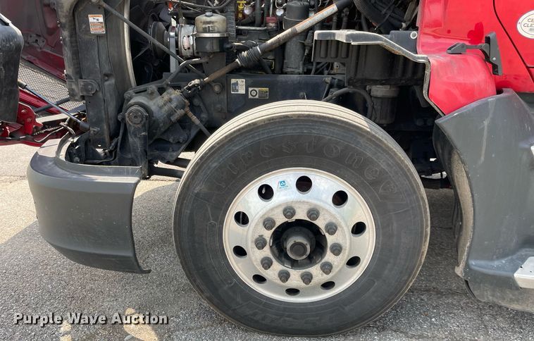 image for item LJ9684 2016 Kenworth T680  semi truck