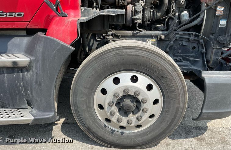 image for item LJ9684 2016 Kenworth T680  semi truck