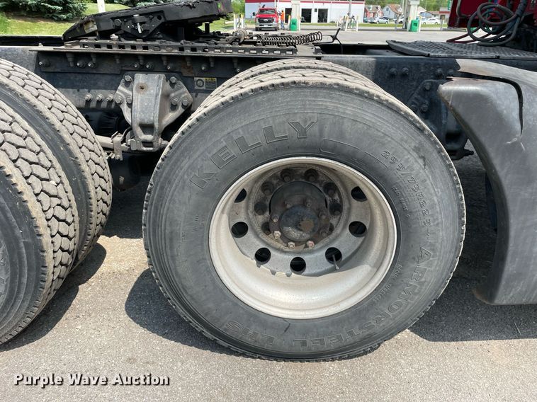 image for item LJ9684 2016 Kenworth T680  semi truck