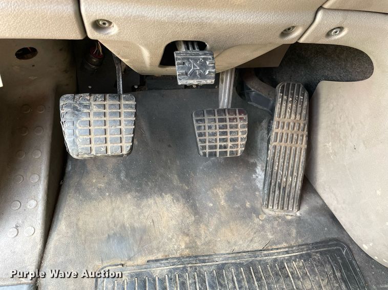 image for item LJ9685 2015 Freightliner Cascadia 125  semi truck