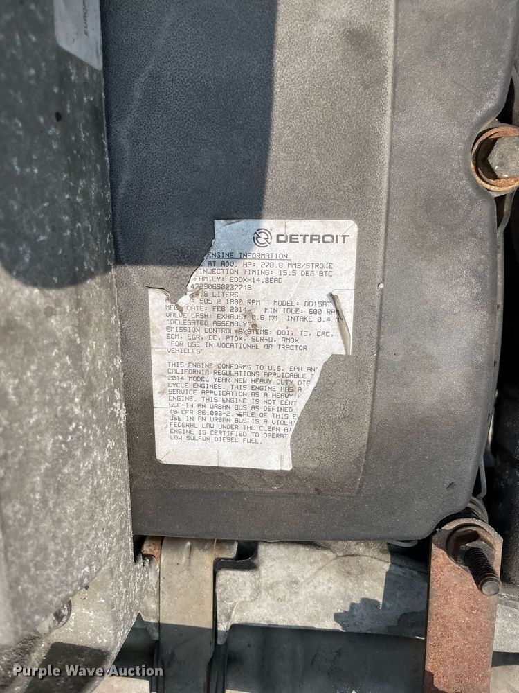 image for item LJ9685 2015 Freightliner Cascadia 125  semi truck