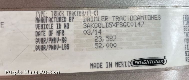 image for item LJ9685 2015 Freightliner Cascadia 125  semi truck