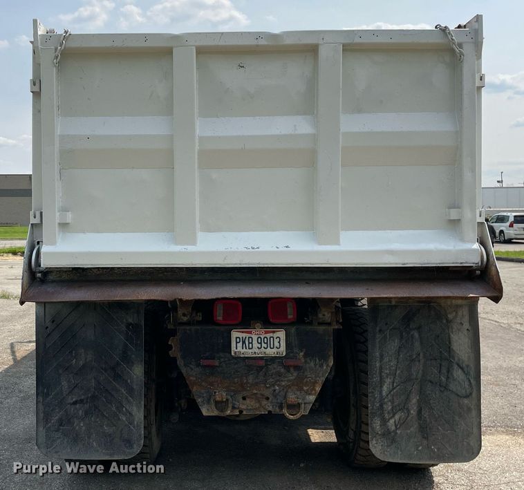 image for item LJ9686 2007 Freightliner Business Class M2  dump truck