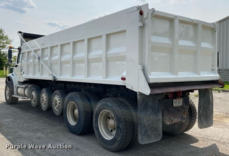image for item LJ9686 2007 Freightliner Business Class M2  dump truck