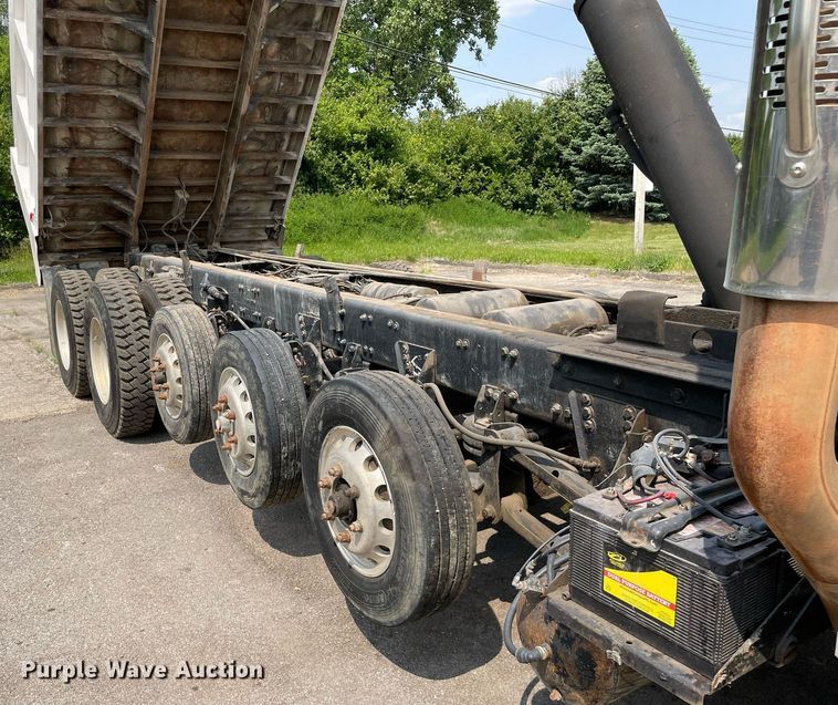 image for item LJ9686 2007 Freightliner Business Class M2  dump truck