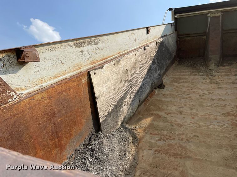 image for item LJ9686 2007 Freightliner Business Class M2  dump truck