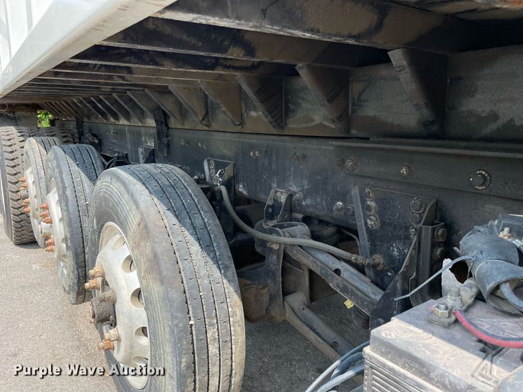 image for item LJ9686 2007 Freightliner Business Class M2  dump truck