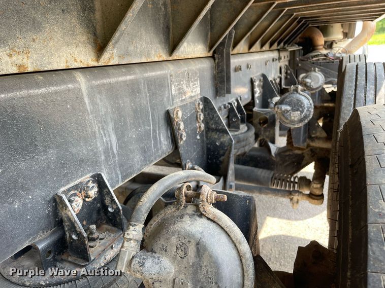 image for item LJ9686 2007 Freightliner Business Class M2  dump truck