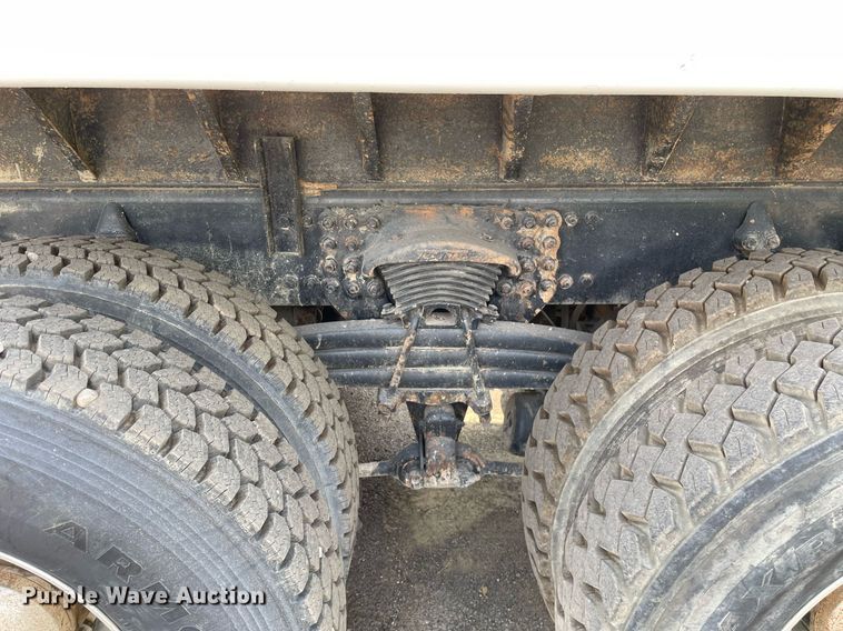 image for item LJ9686 2007 Freightliner Business Class M2  dump truck