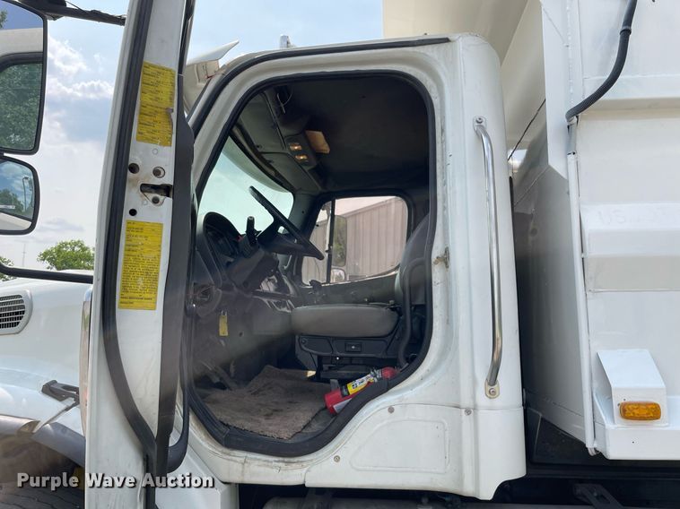 image for item LJ9686 2007 Freightliner Business Class M2  dump truck