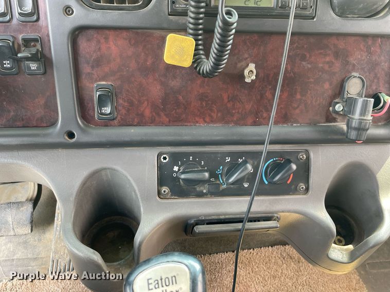 image for item LJ9686 2007 Freightliner Business Class M2  dump truck