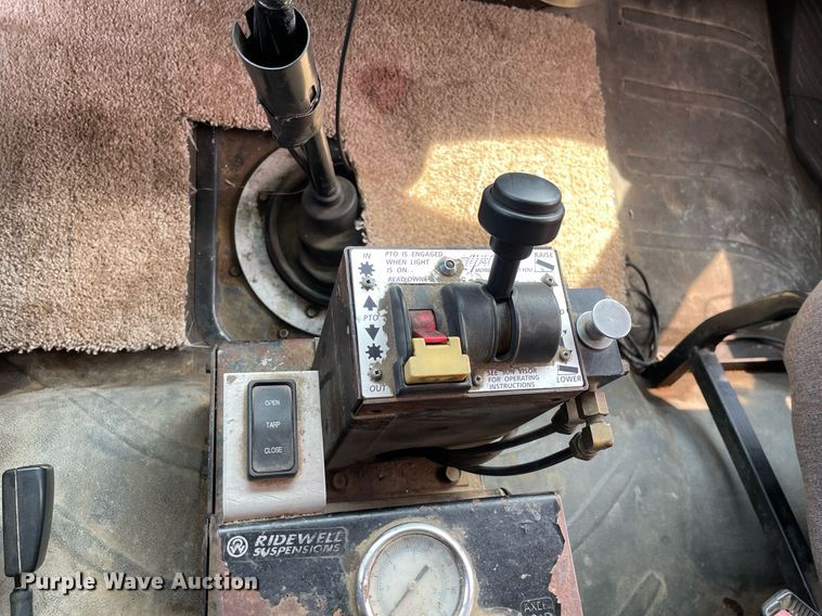 image for item LJ9686 2007 Freightliner Business Class M2  dump truck