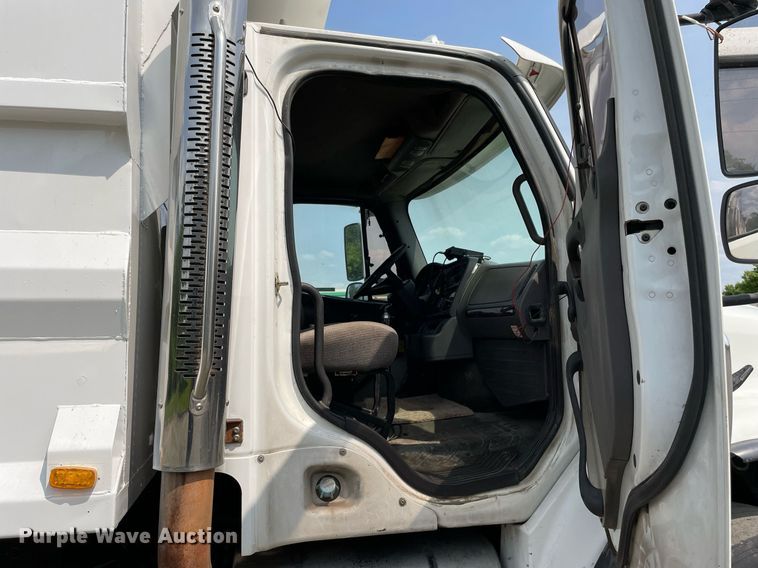 image for item LJ9686 2007 Freightliner Business Class M2  dump truck