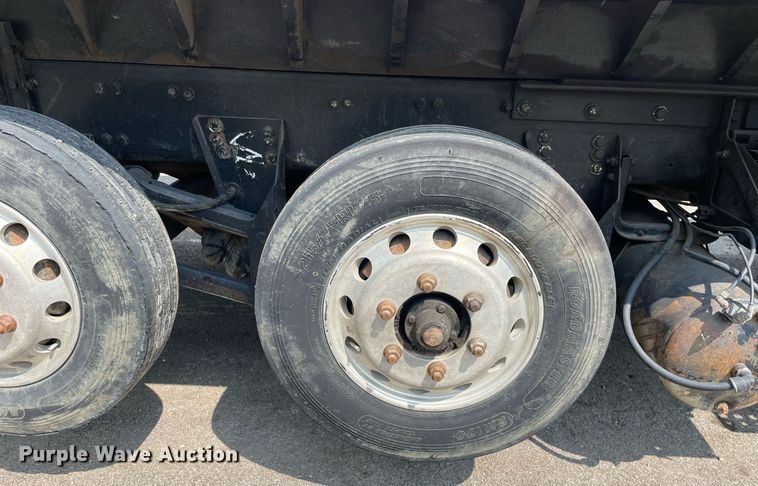 image for item LJ9686 2007 Freightliner Business Class M2  dump truck