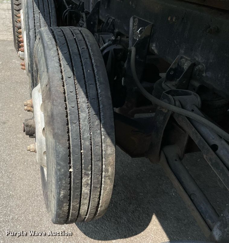 image for item LJ9686 2007 Freightliner Business Class M2  dump truck