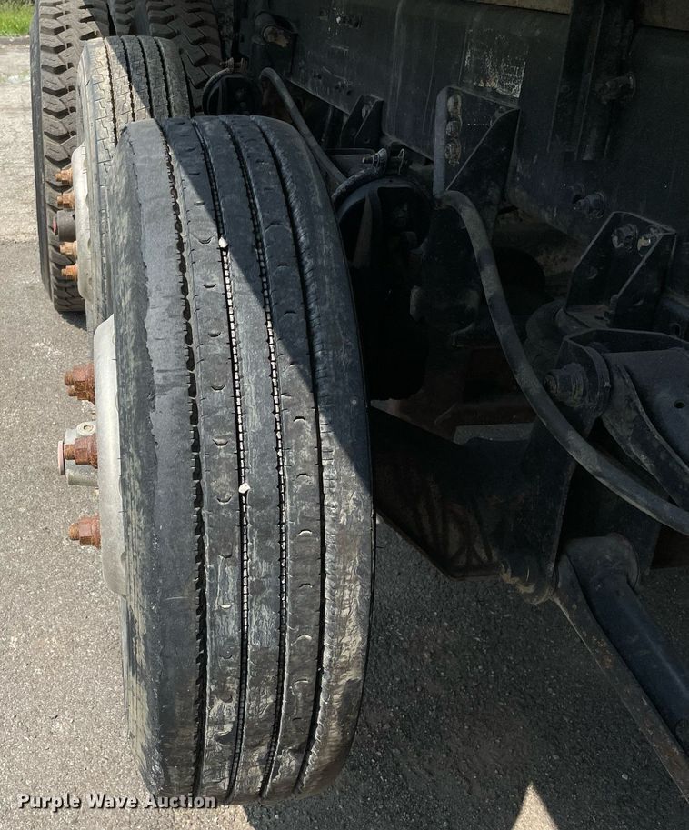 image for item LJ9686 2007 Freightliner Business Class M2  dump truck