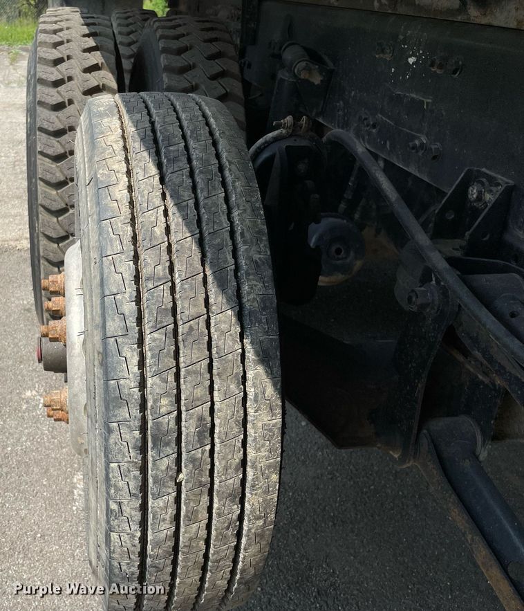 image for item LJ9686 2007 Freightliner Business Class M2  dump truck